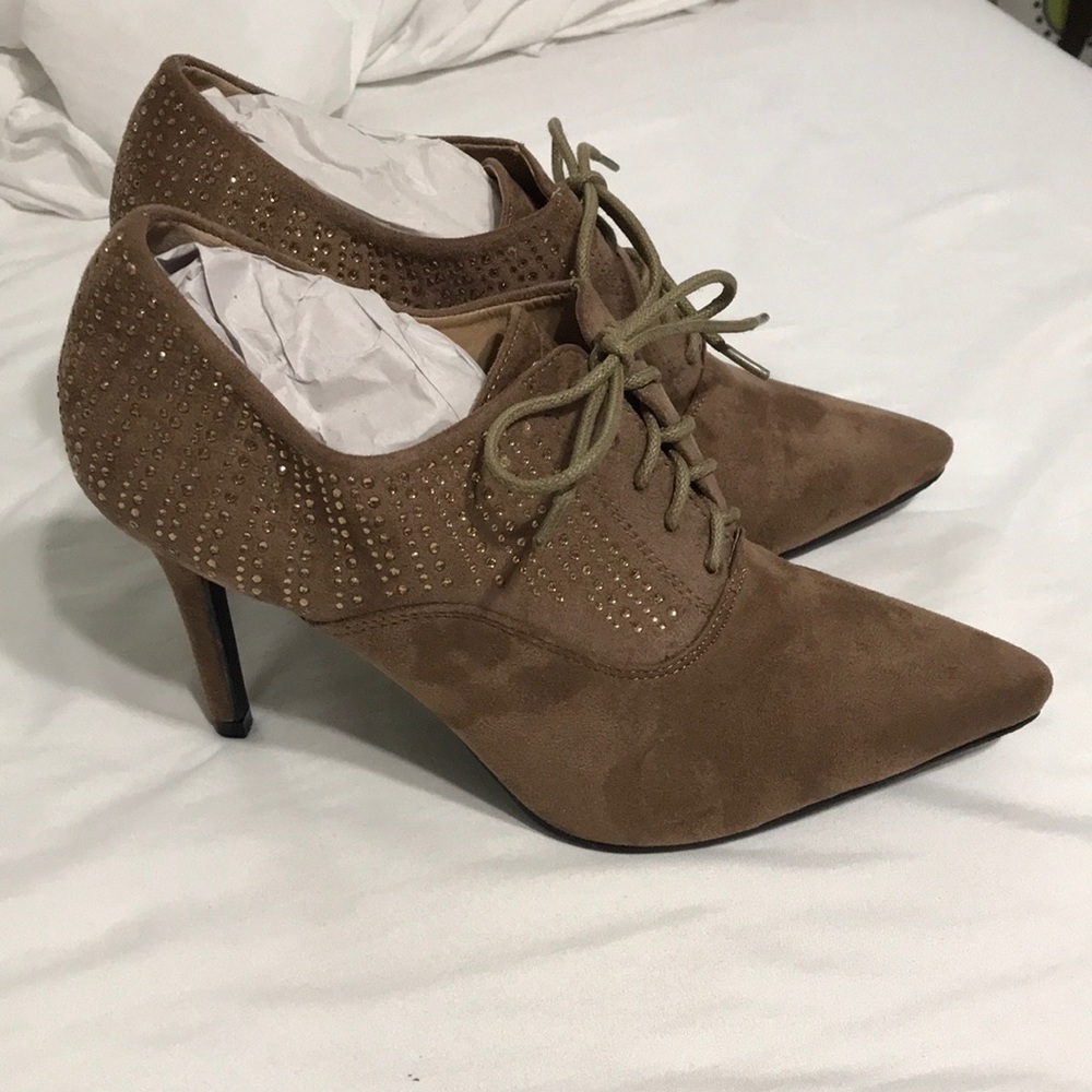 Size 10 suede heels